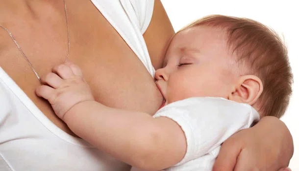 Leite materno é estudado como potencial tratamento contra Covid-19