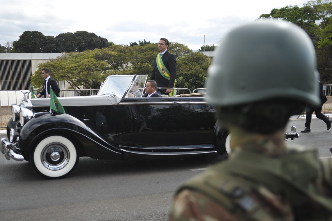 Presidente Jair Bolsonaro participa de desfile cívico em Brasília.