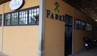 Entrada da Fadex.
