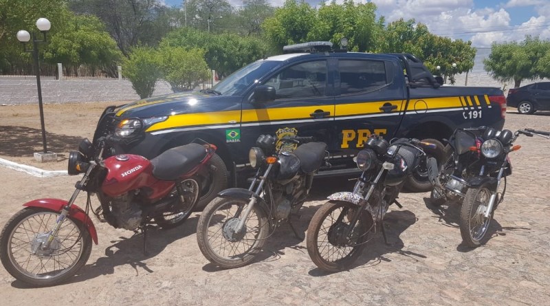 Motocicletas apreendidas.