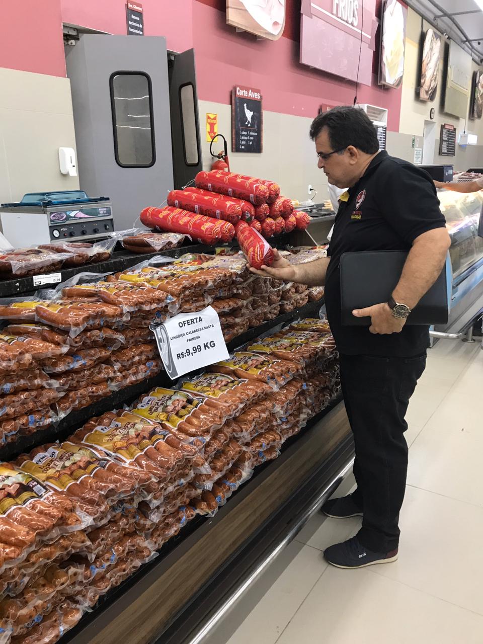 MP e Vigilância Sanitária realizando inspeção