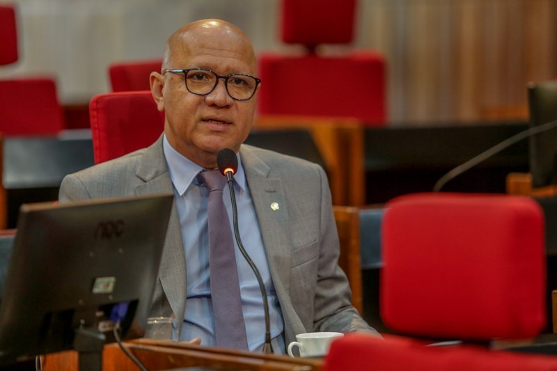 Deputado Franzé (PT) em sessão na Assembléia Legislativa