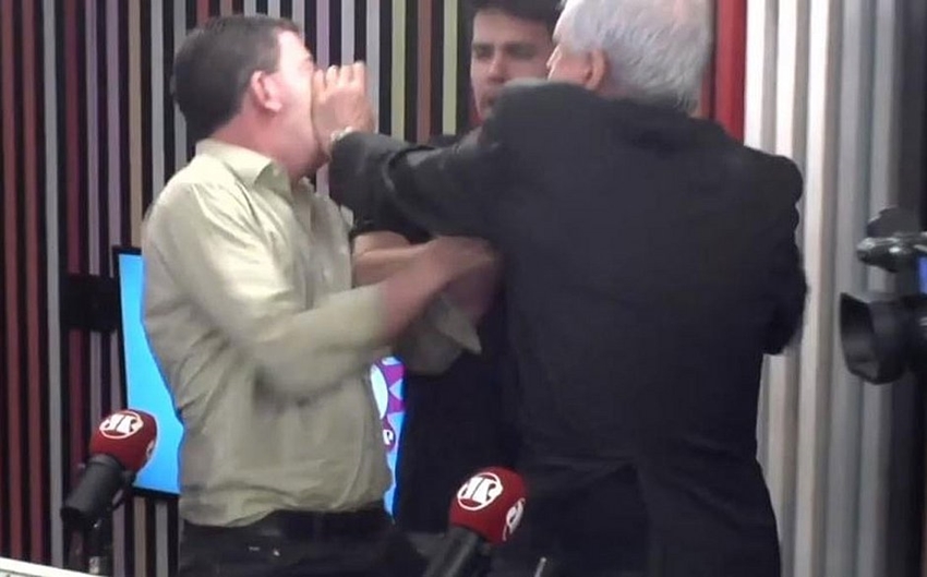 Augusto Nunes agride Glenn Greenwald durante programa da Jovem Pan.