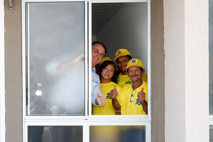 Presidente Bolsonaro entrega 4,1 moradias populares na Paraíba.