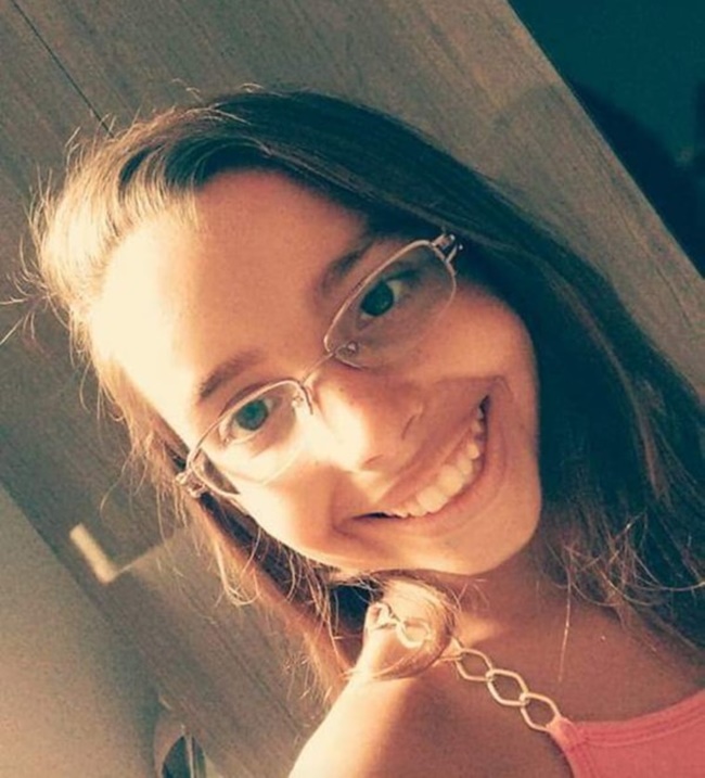 Emanuela Medeiros, 16 anos.