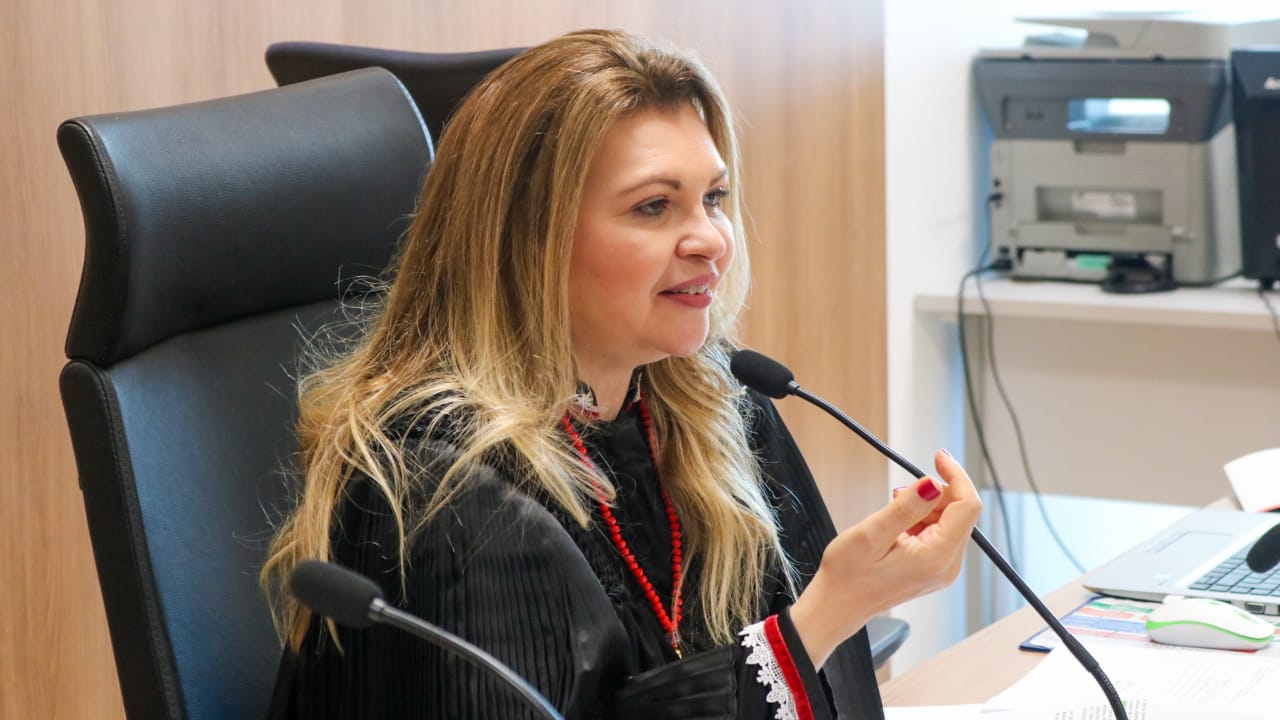 Procuradora Geral Carmelina Moura