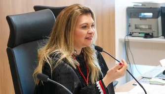 Procuradora Geral Carmelina Moura