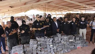 Polícia incinera drogas apreendidas avaliadas em R$ 25 milhões
