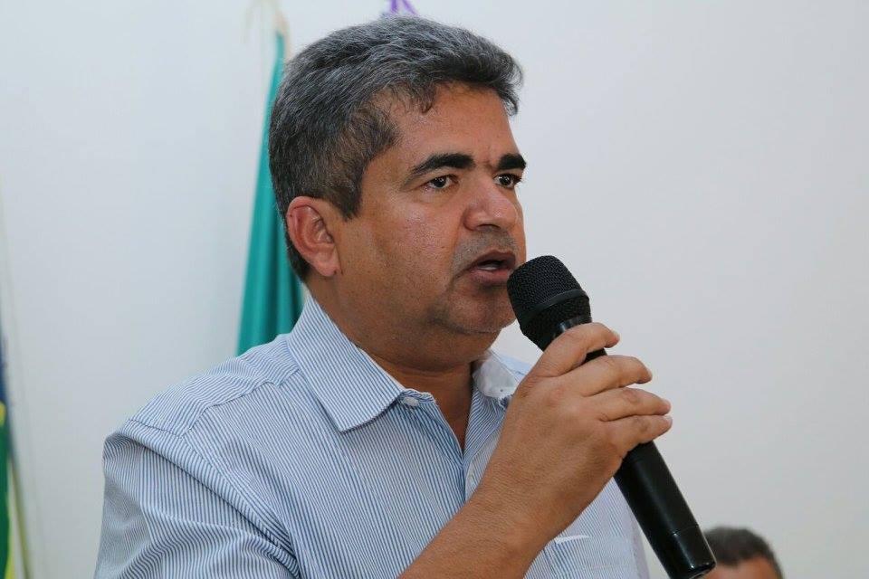 Murilo Mascarenhas, prefeito do município de Corrente.