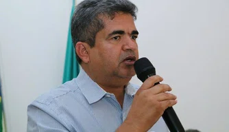 Murilo Mascarenhas, prefeito do município de Corrente.