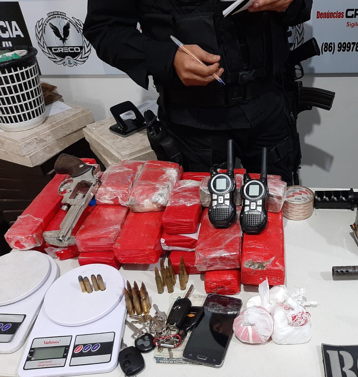 PM apreender armas, munições e drogas em sítio na localidade Caiçara - zona rural de Teresina
