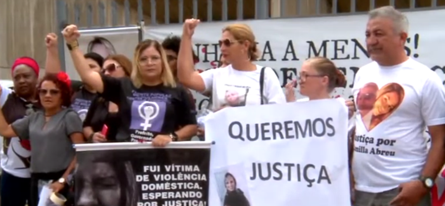 Familiares manifestam contra soltura de acusados de feminicídios
