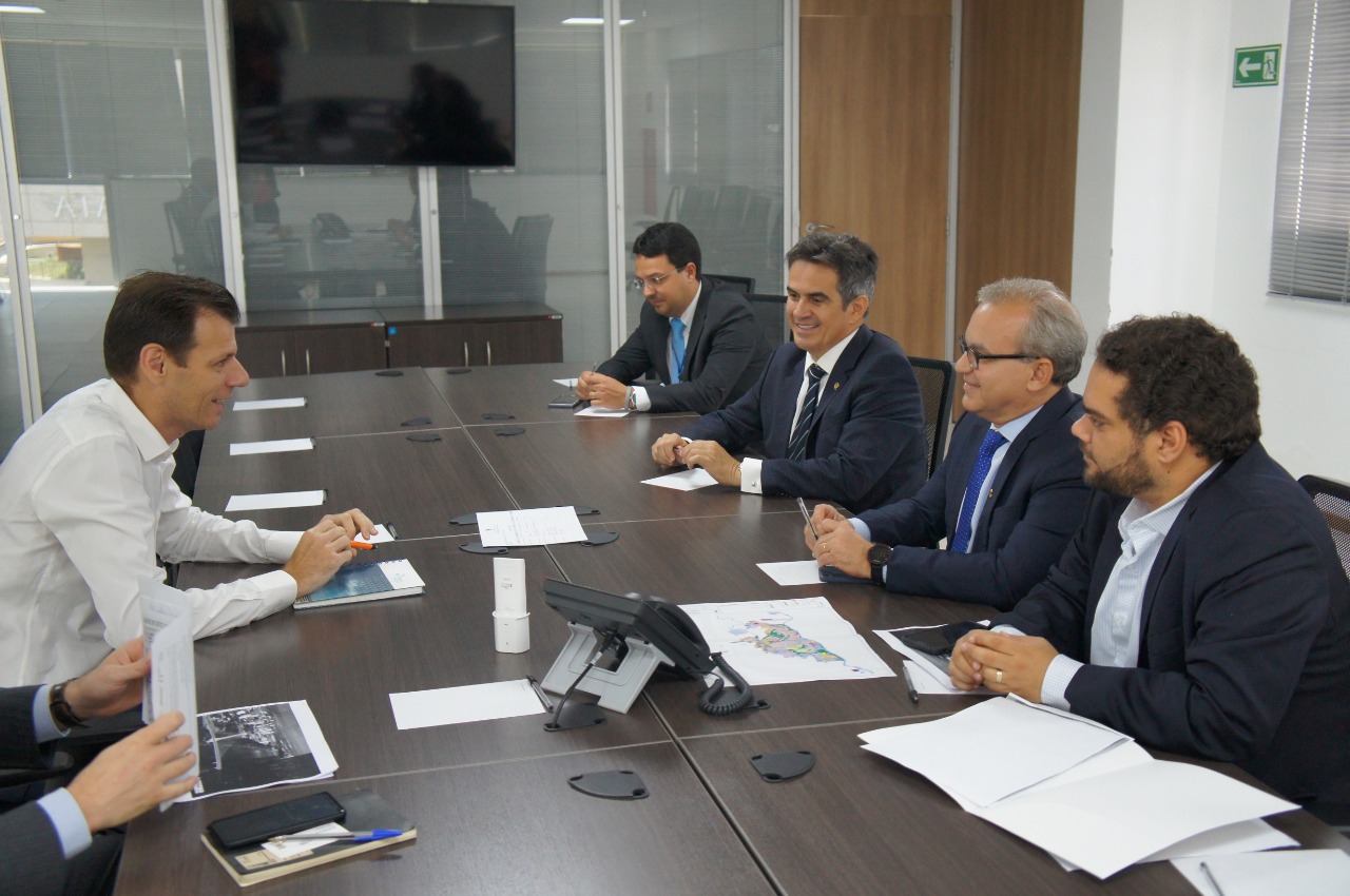 Firmino Filho trata da construção do novo aeroporto para Teresina