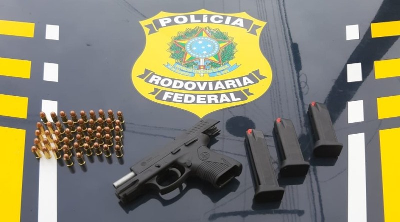 PRF prende empresário por porte ilegal de arma na BR-343 em Picos