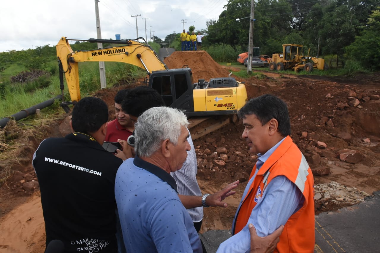 Governador do Piauí visitou a cidade nesta quinta-feira (12).