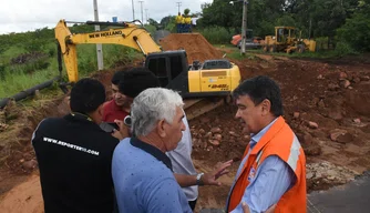 Governador do Piauí visitou a cidade nesta quinta-feira (12).
