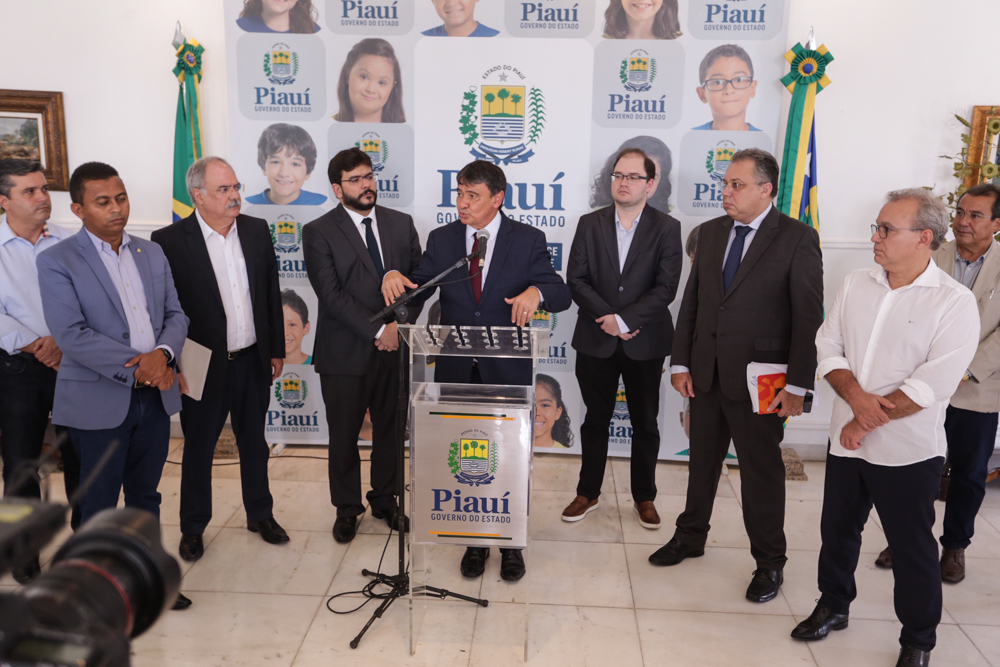 Wellington Dias anuncia medidas para combate à pandemia de Covid-19 no Piauí.