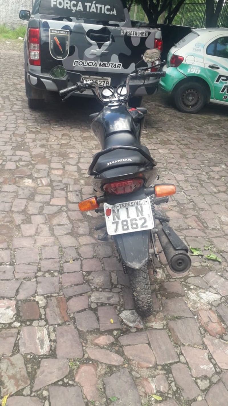 PM recupera motocicleta roubada na zona norte de Teresina