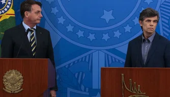 Presidente Jair Bolsonaro e o novo ministro da Saúde, Nelson Teich.