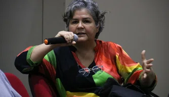 Dr. Lúcia Santos