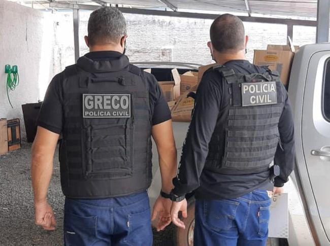 Agentes do Greco durante operação que prendeu quatro empresários em Teresina.