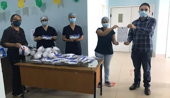 O Coren-PI realizou a doação de mais de 4 mil máscaras a unidades de saúde do Piauí.