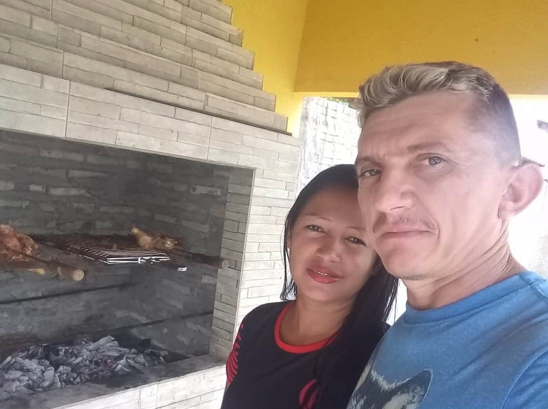 Empresária é morta a facadas na frente da filha de quatro ano em Piracuruca