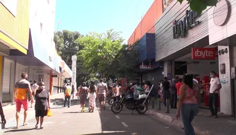 Reabertura de lojas no centro da cidade