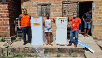 Equatorial promove ação de troca de geladeiras de famílias afetadas pelas enchentes