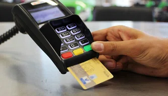 Equatorial oferece serviço de parcelamento de débitos no cartão de crédito