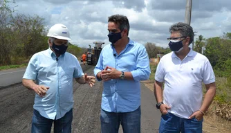 Elmano visita andamento de obras acompanhado do senador Ciro Nogueira