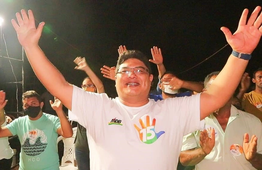 Maxwell da Mariinha é eleito prefeito de Altos.