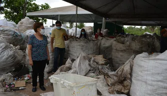 Vice-Governadora Regina Sousa visita projeto Recicla Codipi