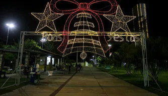 Decoração natalina no Parque da Cidadania.