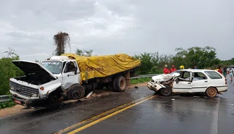 Acidente entre dois veículos deixa uma pessoa morta na zona Sudeste de Teresina.
