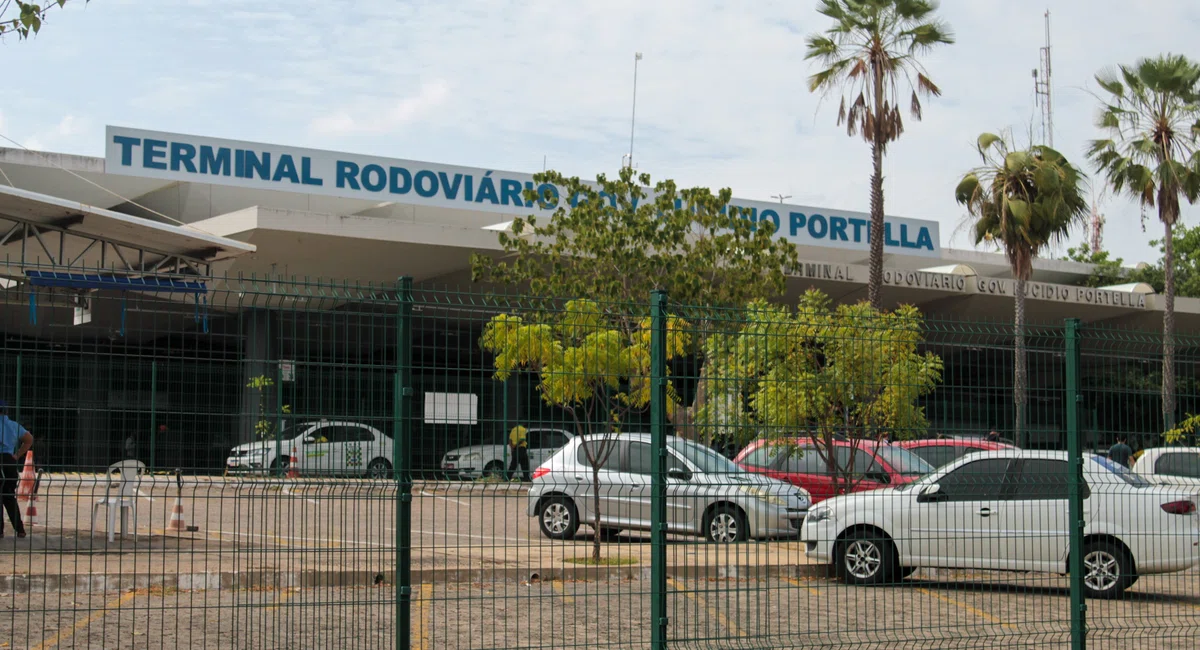 Fachada do terminal rodoviário Lucidio Portela