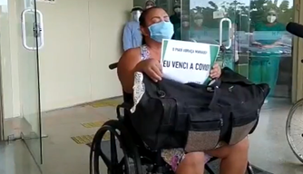 Mais três pacientes de Manaus recebem alta hospitalar do HU.