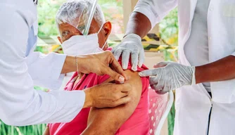 Vacinação contra a Covid-19 em idosos tem início esta semana.