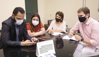 Representantes da Prefeitura de Teresina em reunião com Equatorial.