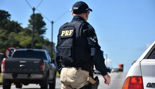 PRF prende 24 pessoas sob efeito de álcool em operação no Piauí