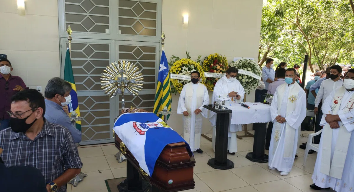 Missa de despedida do ex-prefeito Firmino Filho em Teresina.