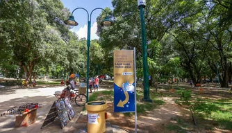 Prefeitura instala lavabos em praças de Teresina.