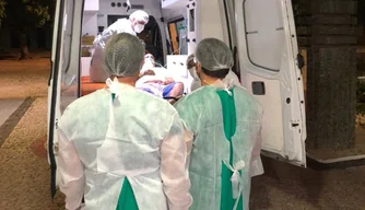 Pacientes são transferidos para novo hospital em Parnaíba.