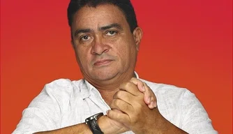 Marcelino Almeida, prefeito do município de Coivaras.