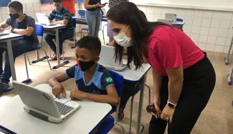 Vereadora Elzuila Calisto (PT), durante visita à Unidade Escolar Santa Filomena