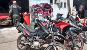Força Tarefa apreende 5 motos em oficina que clonava veículos em Teresina
