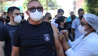 Piauí libera 489 doses de vacinas contra Covid para a Polícia Penal