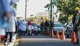 Barreira sanitária na Ponte da Amizade em Teresina.