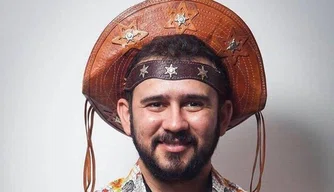 Poeta Bráulio Bessa.