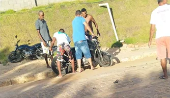 Colisão entre motocicletas deixa um homem morto